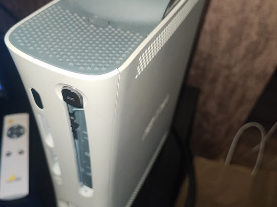 Xbox 360 Console, 4 pulti + 15 mängu