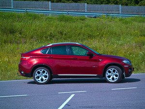 BMW X6 (2 фото из 14)