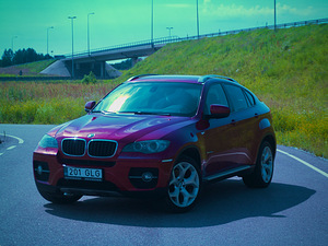 BMW X6 (8 фото из 14)