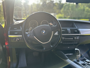 BMW X6 (13 фото из 14)