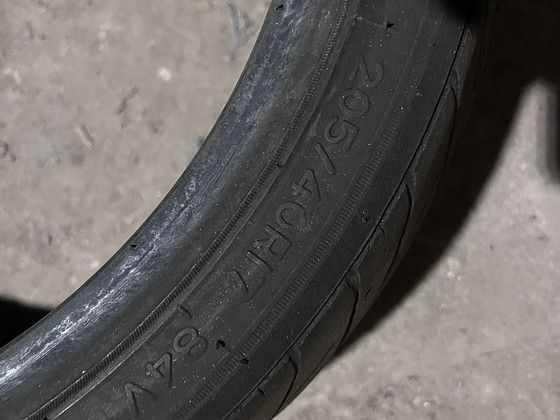 4 шт. Б/у шины 205/40 R17