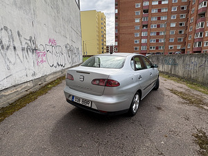 SEAT Cordoba 2008 1.4 (3 foto / 10)