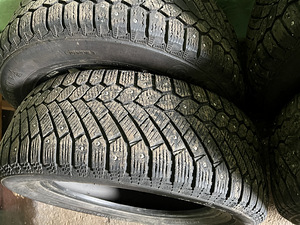 Шипованные шины Continental 225/60 R17 (3 фото из 3)