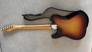 Fender American Ultra Telecaster RW + кофр для гитары (2 фото из 5)
