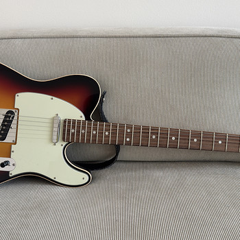 Fender American Ultra Telecaster RW + кофр для гитары
