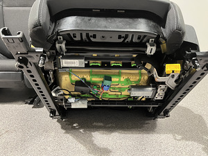 Peugeot 508 istmed (komplekt, esimesed, tagumised, poolnahk) (5 foto / 10)