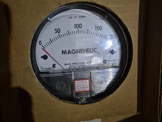 MAGNEHELIC