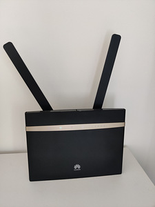 Huawei B525s-23a 4G LTE Category 6 wireless router (1 foto / 2)