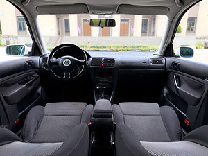 VOLKSWAGEN GOLF / АВТОМАТ / РЕГ ОПЛАЧЕН / ÜV 04.2027 (10 фото из 15)