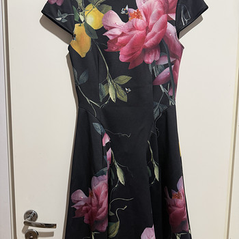 Ted Baker kleit, suurus 1