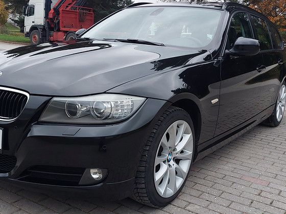 BMW 320I