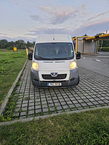Peugeot с грузовым кузовом (2 фото из 8)