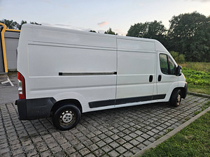 Peugeot с грузовым кузовом (3 фото из 8)