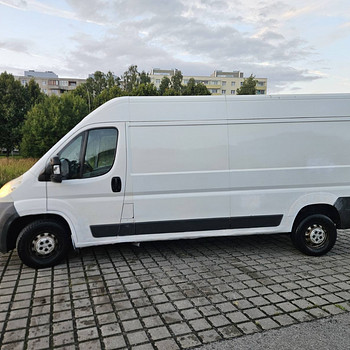 Peugeot с грузовым кузовом