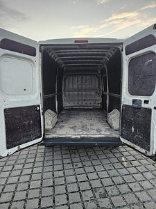 Peugeot с грузовым кузовом (4 фото из 8)