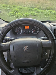 Peugeot с грузовым кузовом (7 фото из 8)
