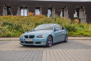 BMW 320 E92 купе (1 фото из 8)