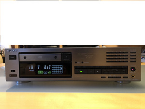 CD-плеер Sony, Teac (1 фото из 10)