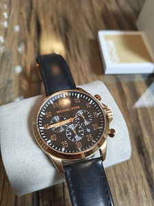 Наручные часы Michael Kors MK8535 (5 фото из 6)