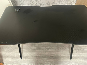 Продам стол для компьютера Genesis Holm 200 RGB (2 фото из 8)