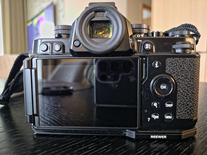 Nikon Zf + NIKKOR Z 24–120mm f/4 S + NEEWER CA063 grip (3 foto / 5)