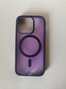 Новые силиконовые чехлы для iPhone 14 Pro (2 фото из 7)