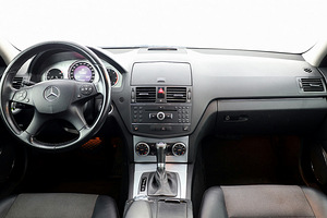 Mercedes-Benz C 220 Avantgarde ATM 2.1 CDI 125kW (5 фото из 8)