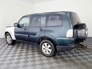 Mitsubishi Pajero Comfort 3.2 Di-D 118kW (4 фото из 8)