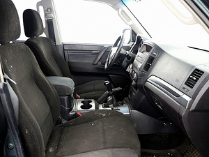 Mitsubishi Pajero Comfort 3.2 Di-D 118kW (6 фото из 8)
