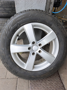 HONDA CR-V veljed talve rehvidega 225/65/17 (2 foto / 8)