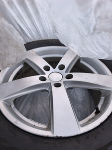 HONDA CR-V veljed talve rehvidega 225/65/17 (5 foto / 8)