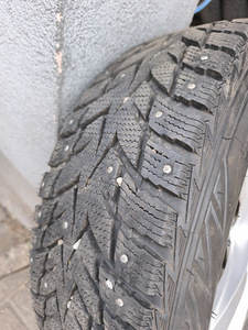 HONDA CR-V veljed talve rehvidega 225/65/17 (7 foto / 8)