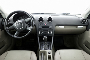 Audi A3 Comfortline Sportback ATM 1.6 75kW (5 foto / 7)