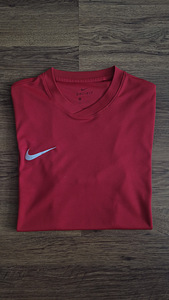 Nike Dri-FIT treeningsärk suuruses M (1 foto / 4)