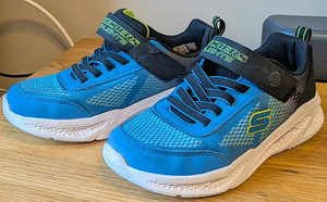 Skechers vilkuvad tossud s34 (2 foto / 2)