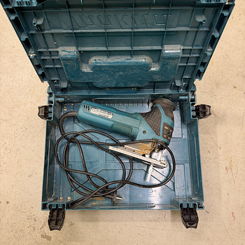 Makita tikksaag 4351FCT alla poole hinnaga uuest