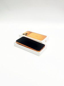 Смартфон Apple iPhone 17 Pro Max 256GB (2 фото из 3)
