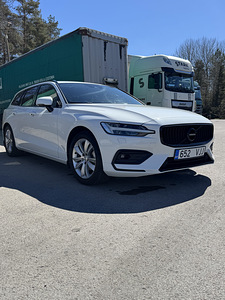 Volvo V60 2019 D4 (1 фото из 4)