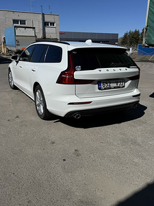 Volvo V60 2019 D4 (4 фото из 4)