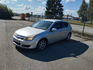 Opel Astra (2 фото из 4)