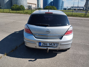 Opel Astra (4 фото из 4)