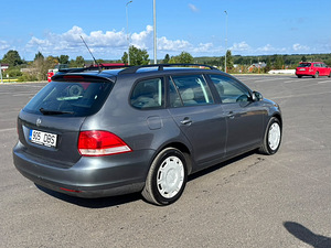 Volkswagen Golf (5 фото из 6)