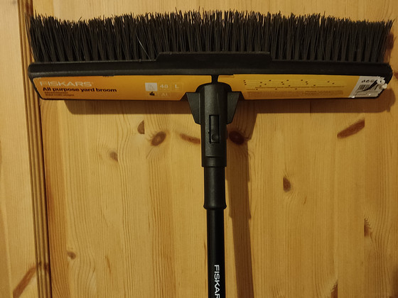 ÕUEHARI FISKARS SOLID VARREGA