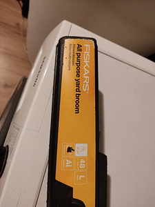 Уличная метла Fiskars Solid с черенком (3 фото из 4)