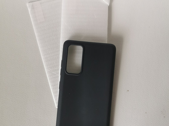 Новый силиконовый чехол для Samsung S20 FE + 2 защитных стекла
