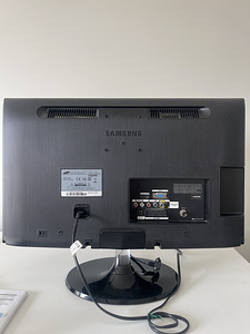 Samsung LED TV monitor/kuvar (5 foto / 8)