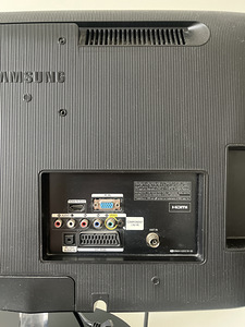 Samsung LED TV monitor/kuvar (7 foto / 8)