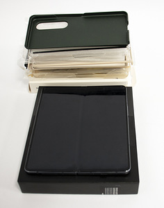 Mobiiltelefon Samsung Galaxy Fold 4 512GB 12GB RAM (2 foto / 3)