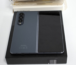 Mobiiltelefon Samsung Galaxy Fold 4 512GB 12GB RAM (3 foto / 3)