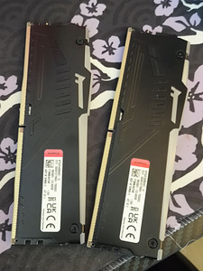 Kaks 8 GB DDR5 5200 MT/s RAM-mälupulka (2 foto / 2)